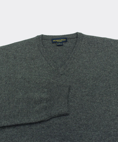 100% Cashmere Sweater w/ Loro Piana Yarn - Charcoal V-Neck